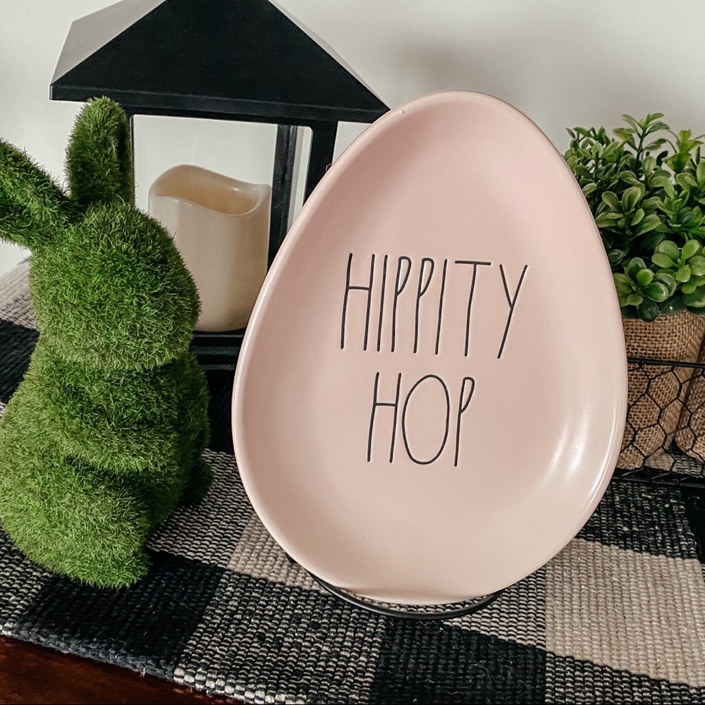 Rae Dunn Hippity Hop Plate in Pink